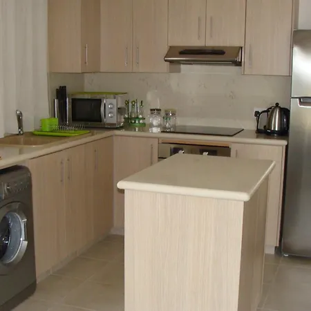 Polyxenia Isaak Luxury And Apartment Protaras